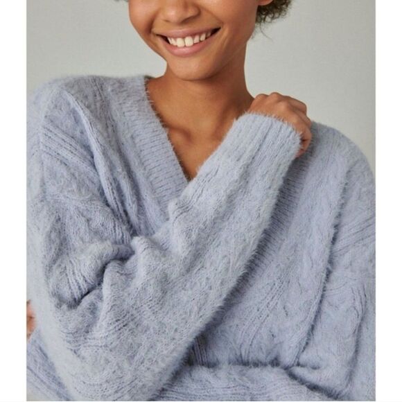 Lucky Brand V-Neck Relaxed Fit Eyelash Sweater softer-than-soft sz S blue cable - Picture 2 of 11